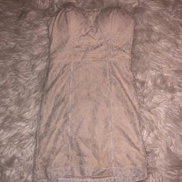 Bebe Lace Dress - Picture 2 of 3